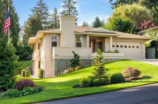 Comfort and Style | Clyde Hill | West Bellevue