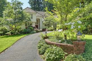 Classic Two-Story | Bridle Trails | Bellevue