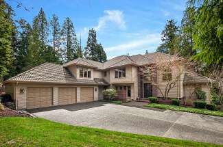 Traditional Two-Story | Bridle Trails | Bellevue