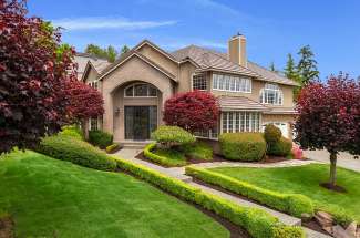 Traditional Two-Story | The Summit | Bellevue